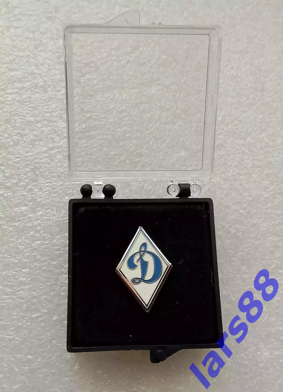 Значок ФК ДИНАМО Москва - официальное издание (сезон 2025/26).