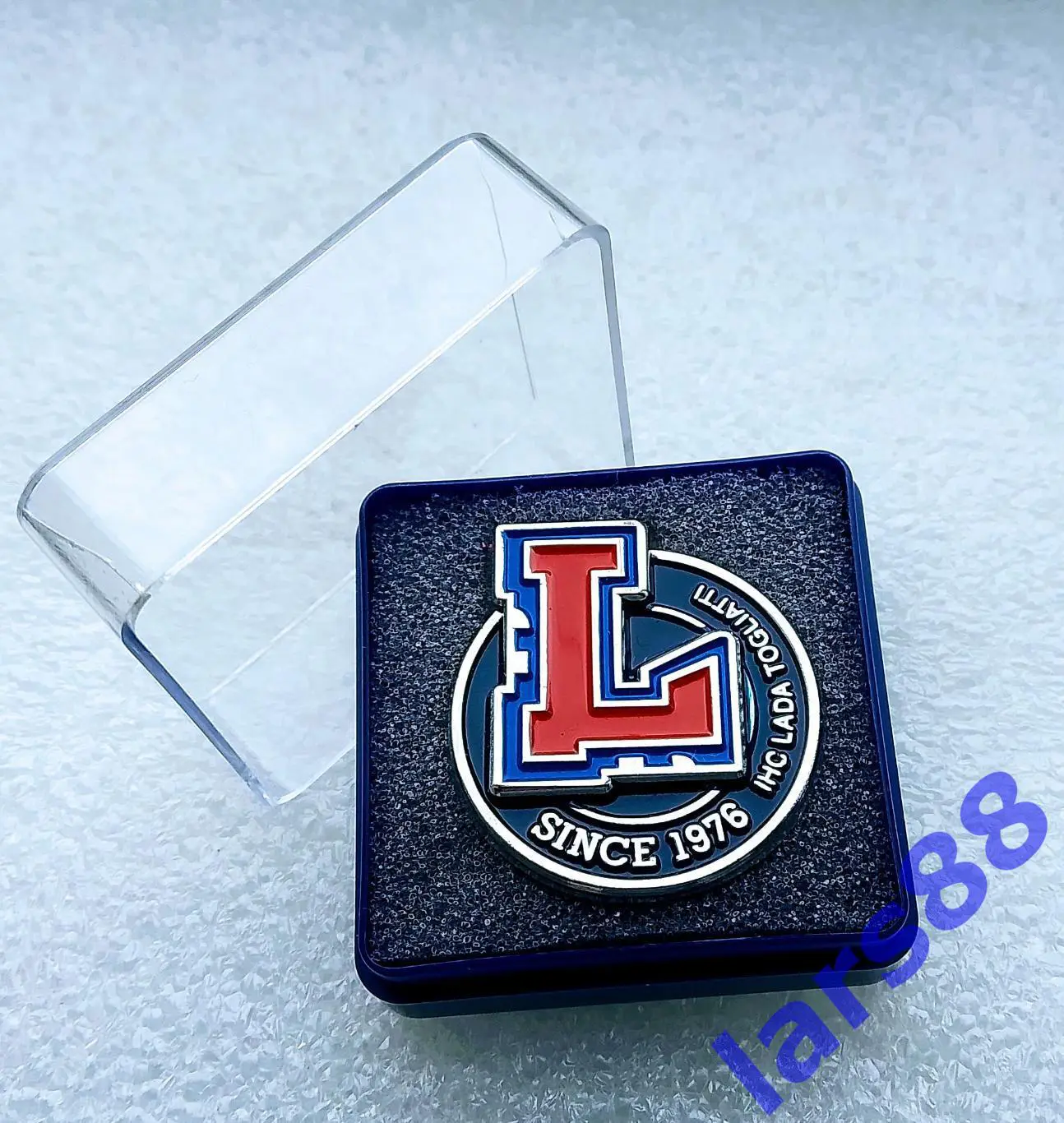 Значок ХК ЛАДА Тольятти (КХЛ,чёрный)- официальное издание (2016/17)