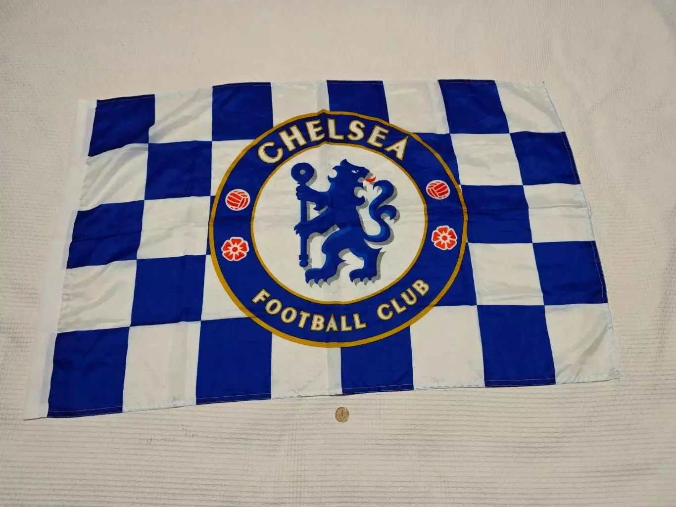 Флаг ФК «Челси» (Chelsea F.C.) 150х90 см — Шахматный, с эмблемой 1