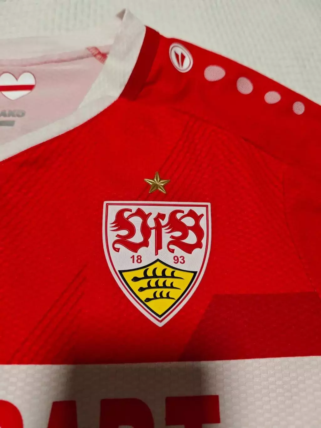 Оригинальная джерси VfB Stuttgart 24/25 (Undav #26) 3