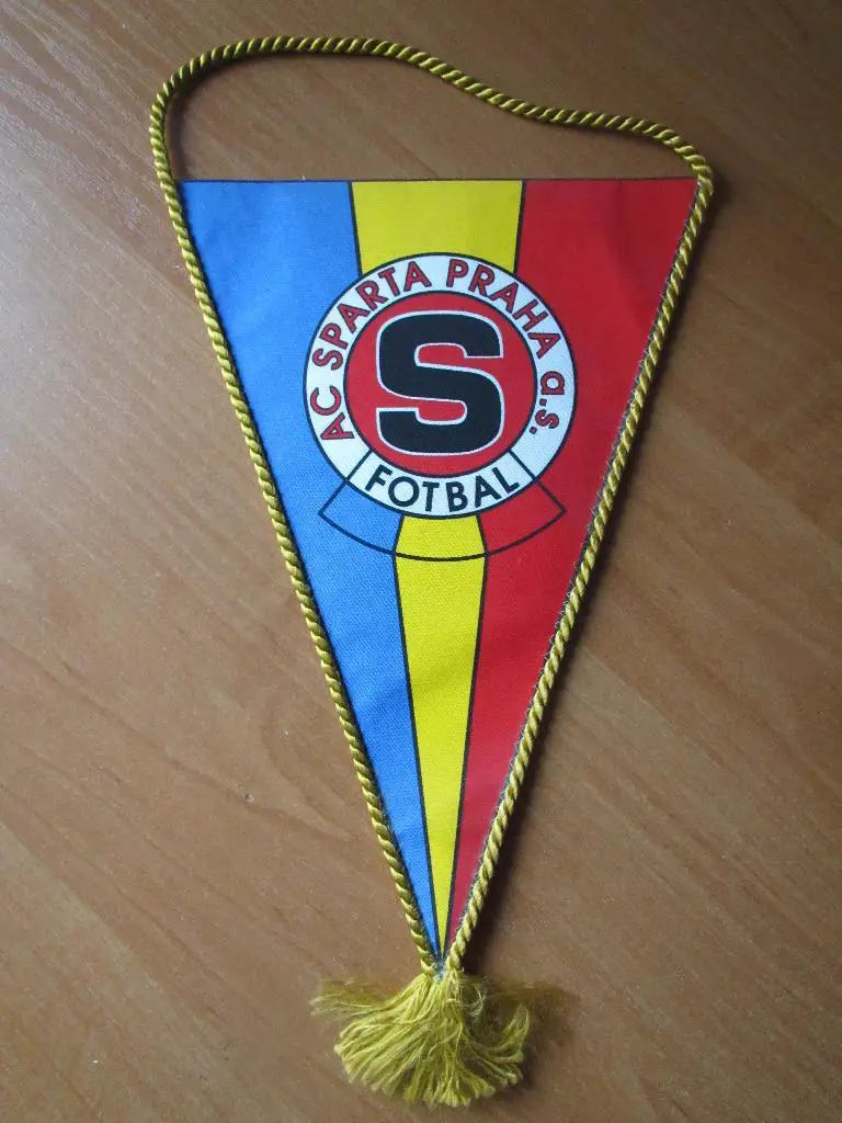 Вымпел ФК Спарта.