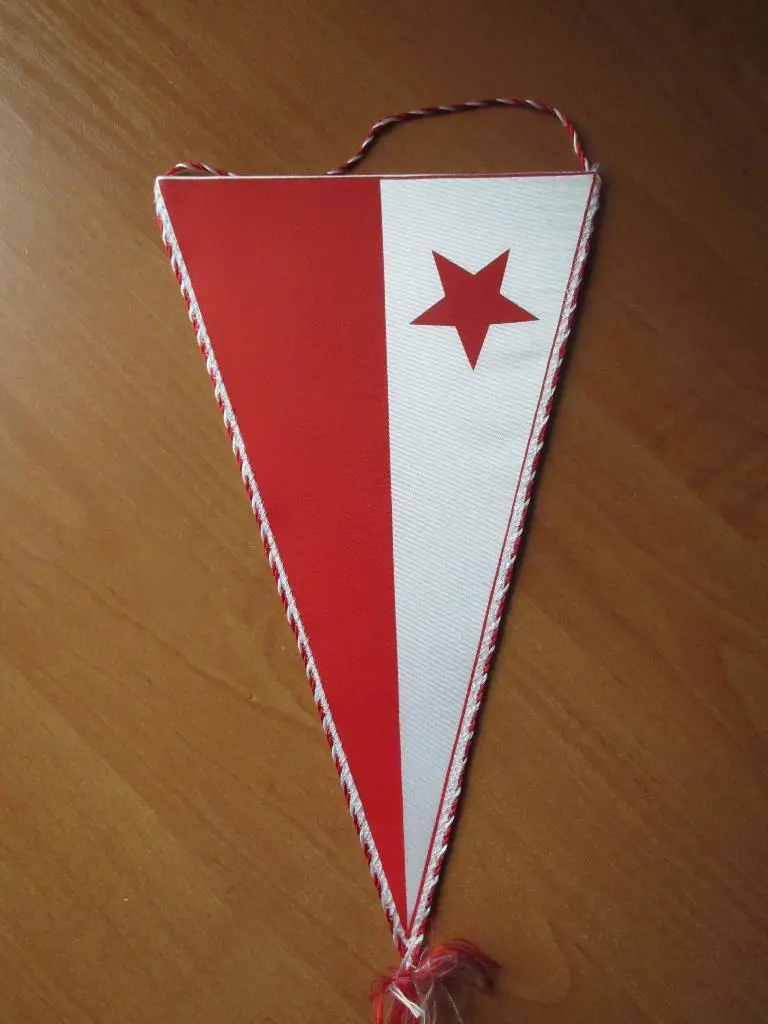 Вымпел ФК Славия. 1