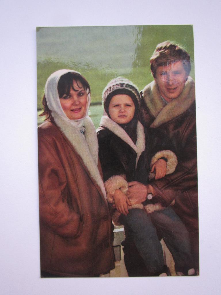 Календарик А.Михайличенко с семьей 1990
