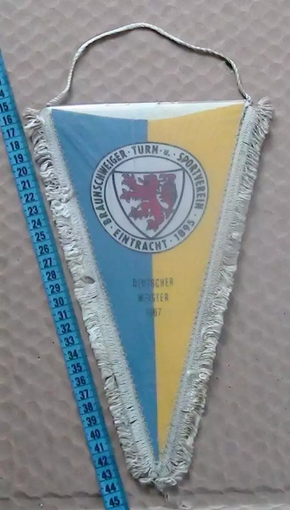 Вымпел ФК Айнтрахт Брауншвейг, Германия, вид 1