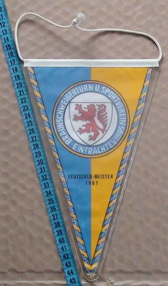 Вымпел ФК Айнтрахт Брауншвейг, Германия, вид 2