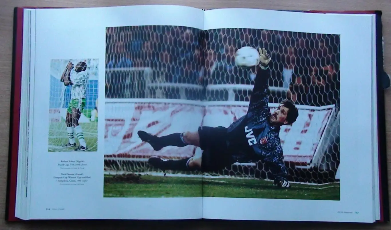 Visions of footbal. Фотоальбом. Лучшие фотографии о футболе, суперобложка 4