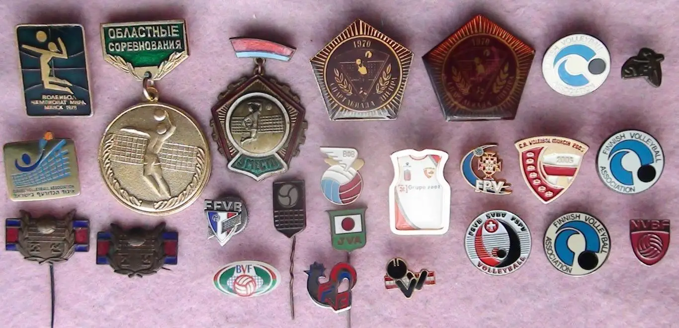 Волейбол. Коллекция знаков, цена за лот