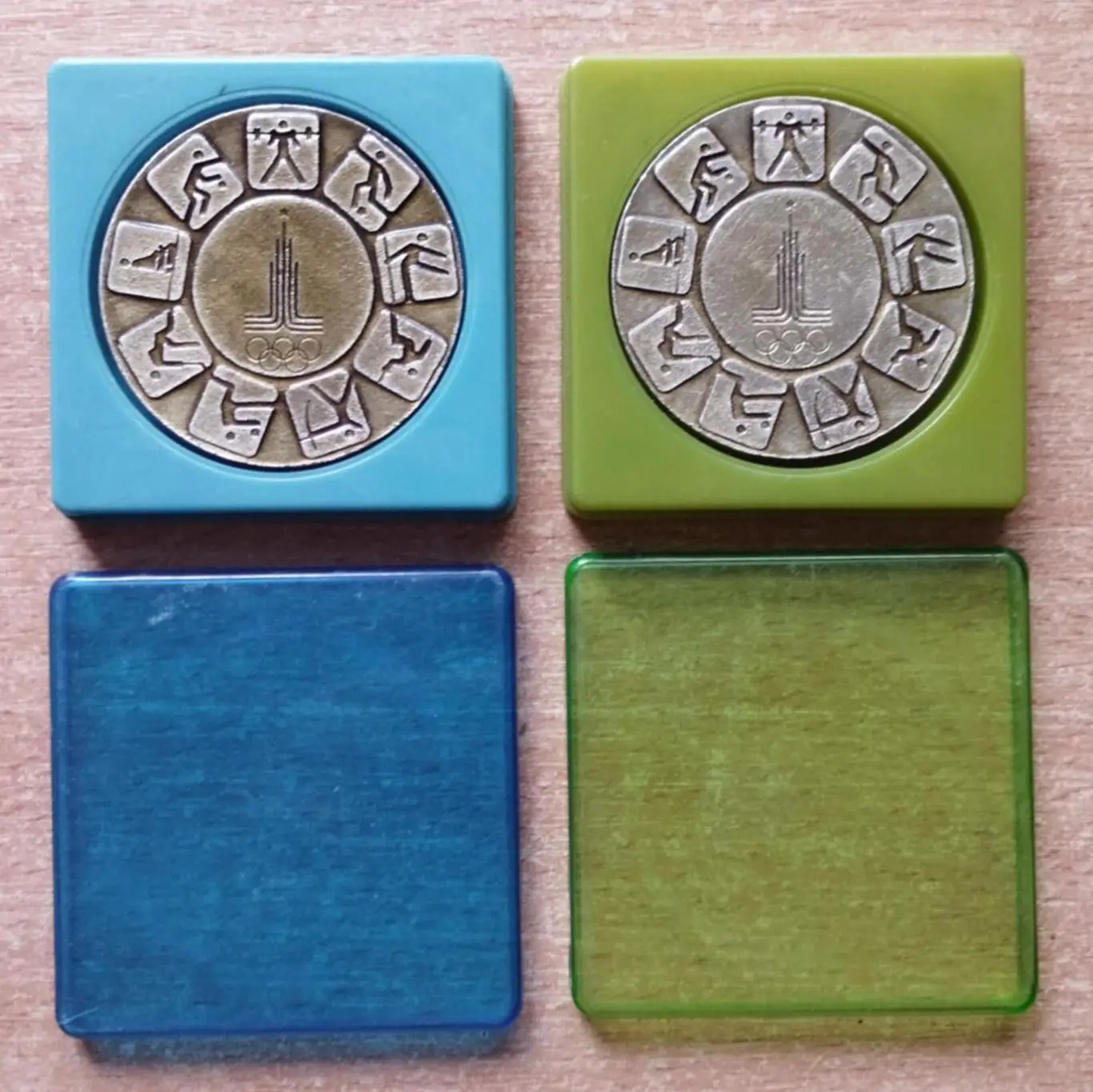 Олимпийские игры. СССР, Москва, Олимпийский Мишка, медаль, зелёная коробка 1