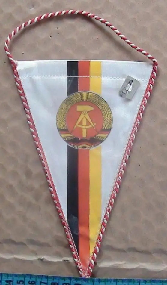 ГДР. Рот-Вайсс Эрфурт + знак 1