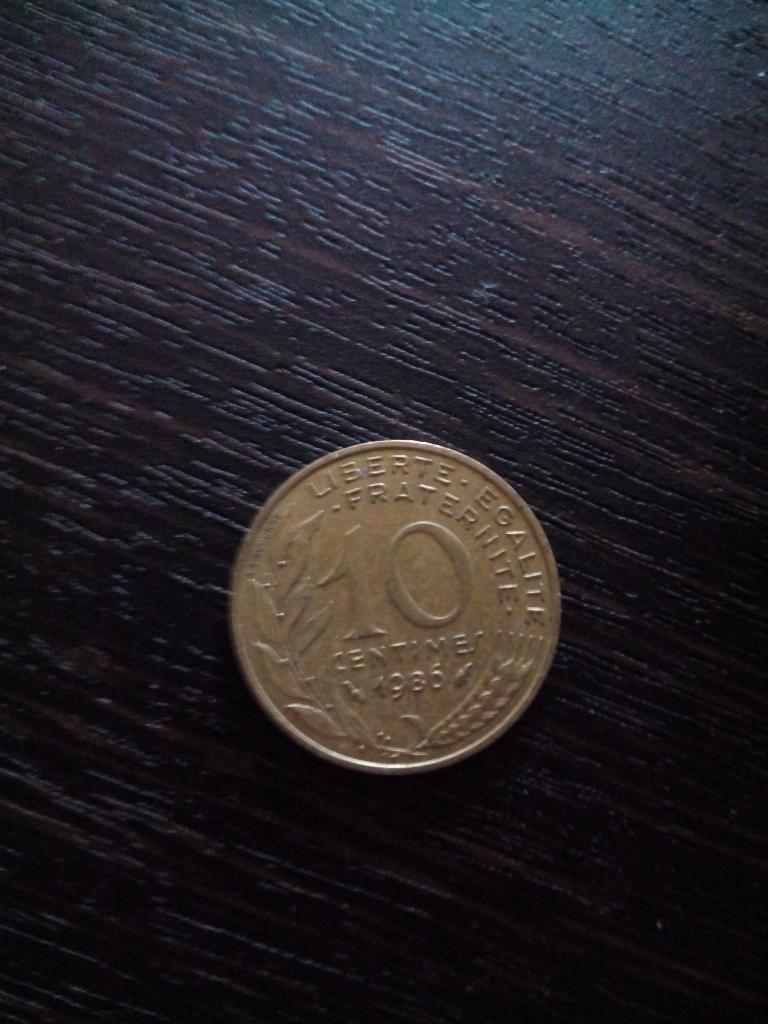 Монета 10 сентимов