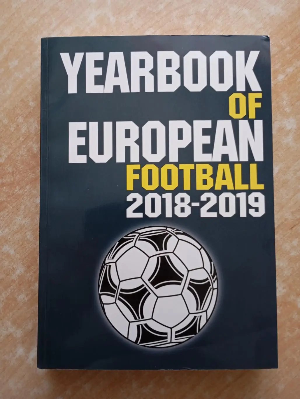 The European Football Yearbook 2018-19 (Ежегодник европейского футбола)