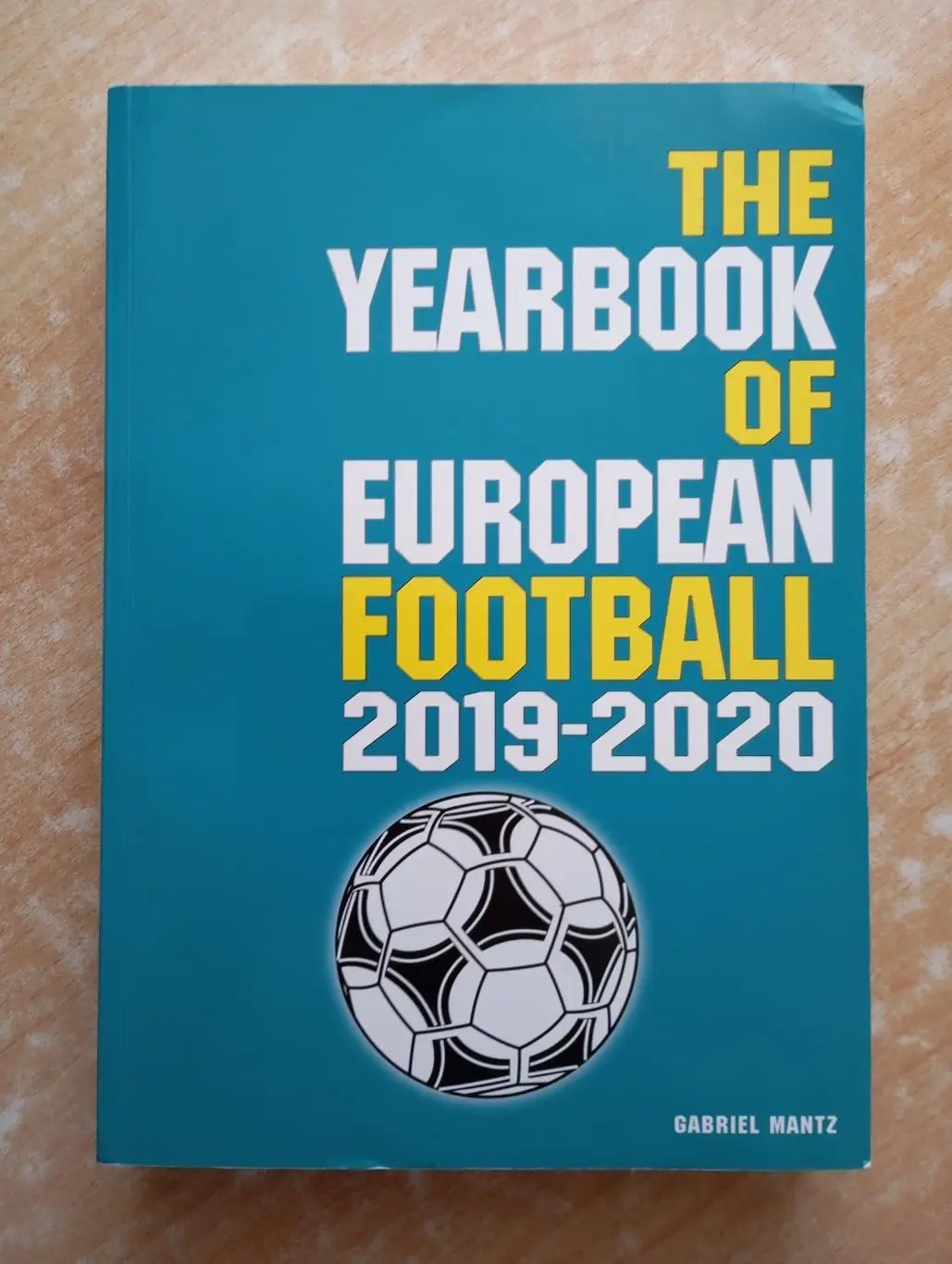 The European Football Yearbook 2019-20 (Ежегодник европейского футбола)