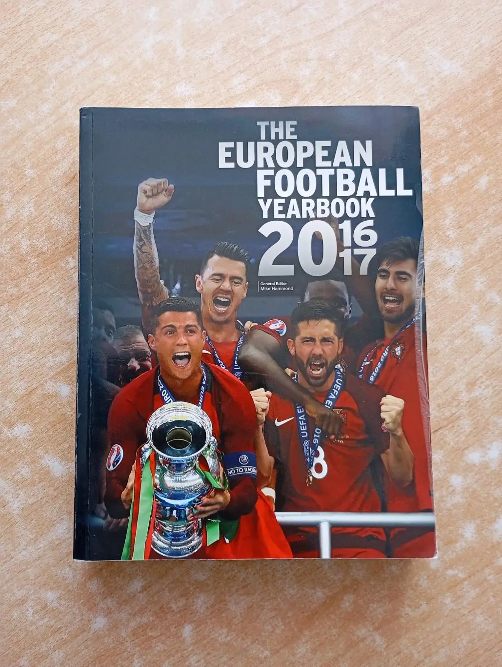 The European Football Yearbook 2016-17 (Ежегодник европейского футбола)