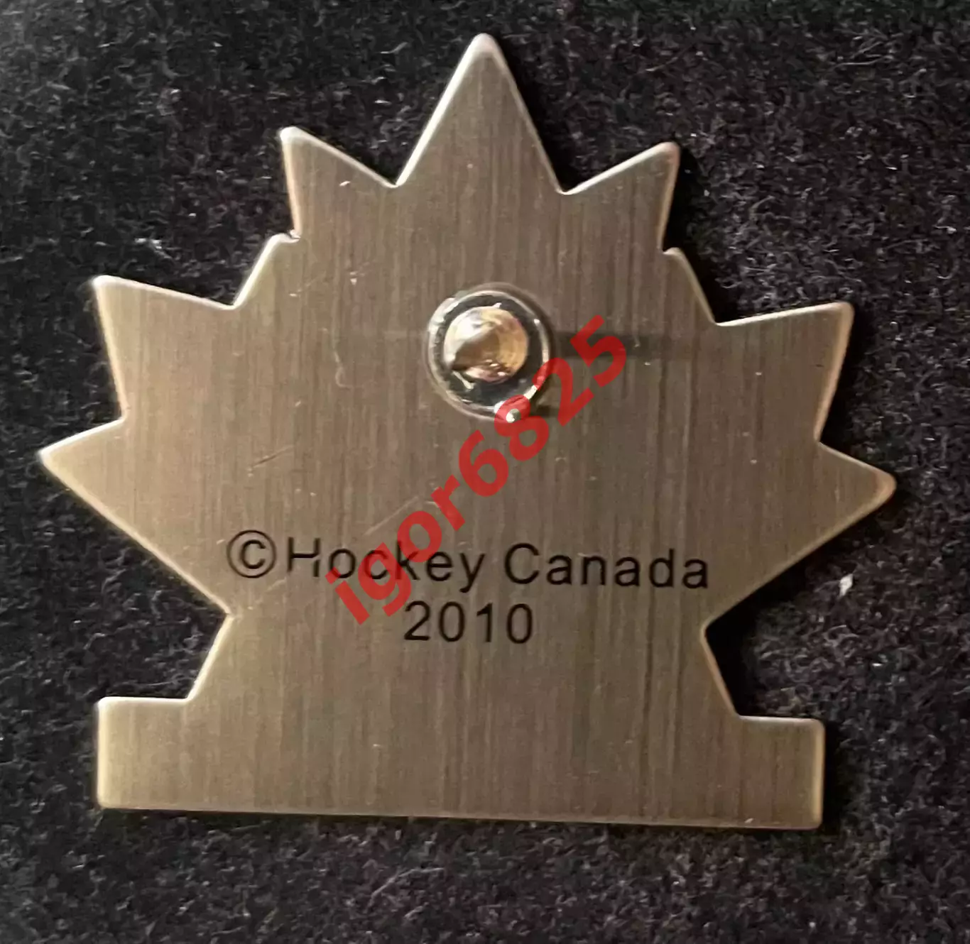Хоккей Знак Значок Сборная Канада HOCKEY CANADA выпуск 2010 год размер 3,3х3 см. 2