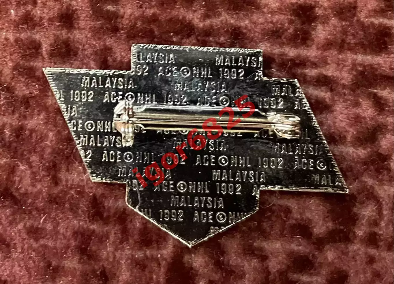 Знак Значок Лос-Анджелес Кингз НХЛ Los Angeles Kings NHL 1992 Большой 4,5х3 см 1