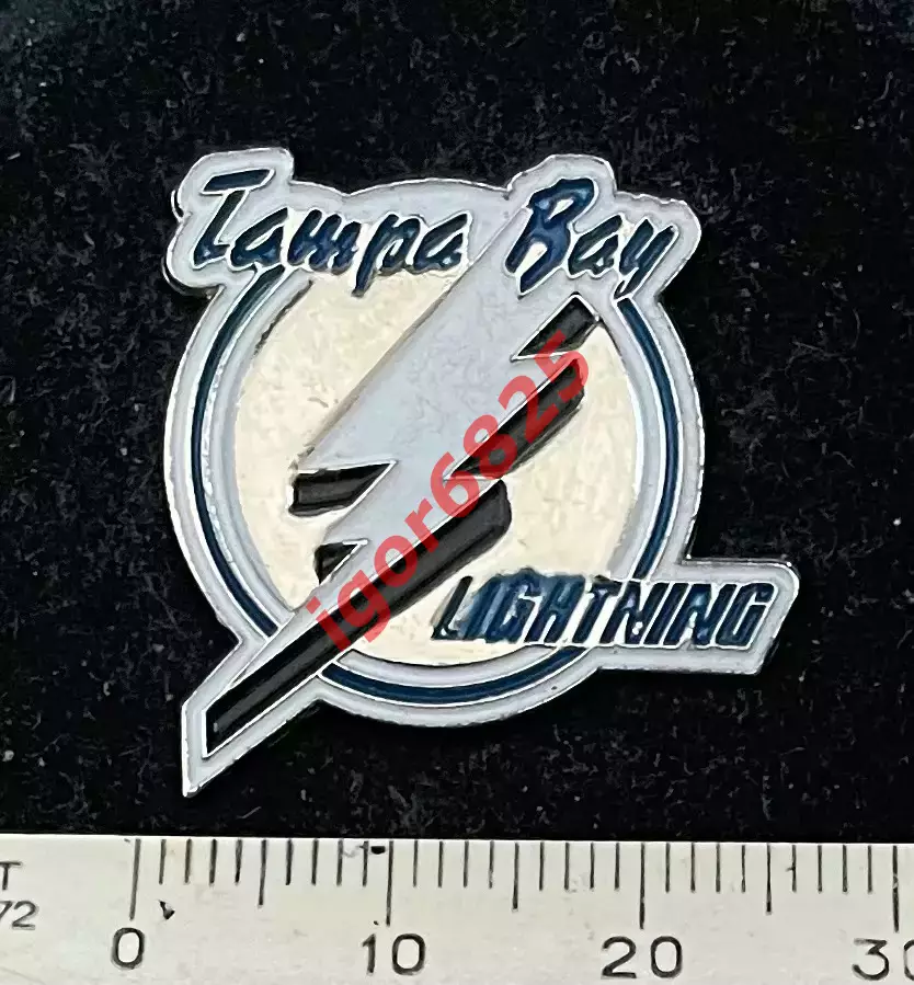 Знак Значок Тампа-Бэй Лайтнинг НХЛ Tampa Bay Lightning NHL, размер 2,6 х2,4 см. 2