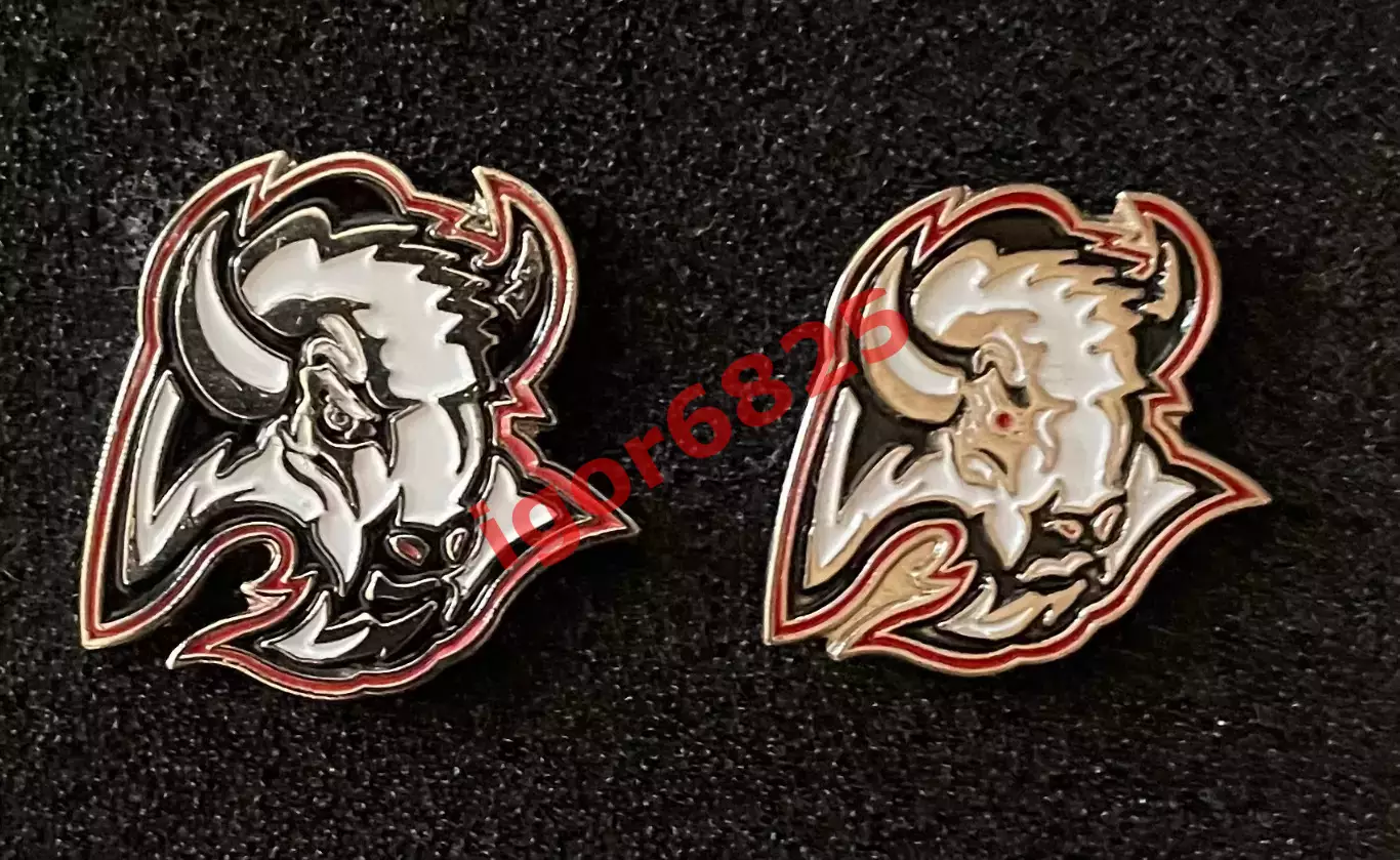 Хоккей. Знак Значок Баффало Сейбрз НХЛ Buffalo Sabres NHL. размер 2,5х2,3 см. 4