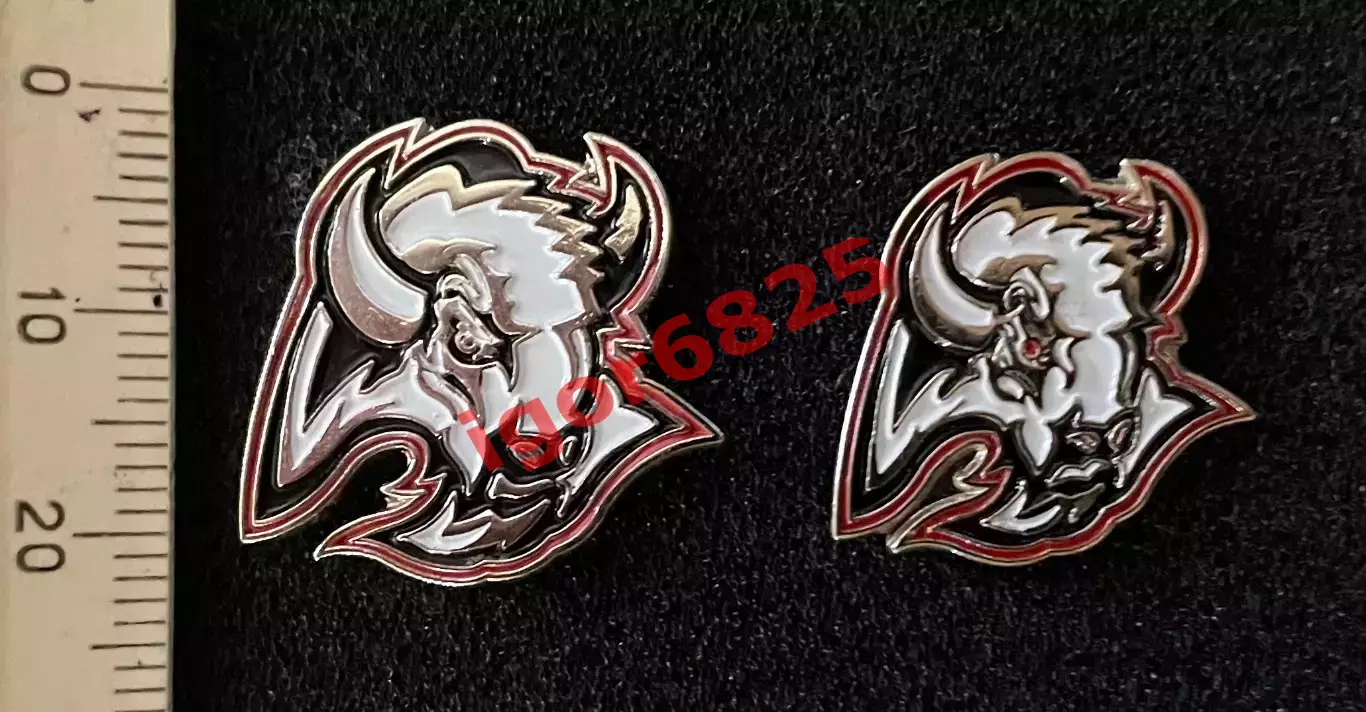 Хоккей. Знак Значок Баффало Сейбрз НХЛ Buffalo Sabres NHL. размер 2,5х2,3 см. 6