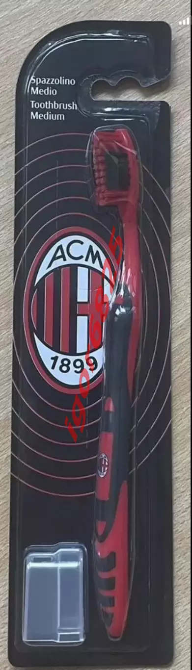 Зубная щетка Naturaverde Футбол ФК Милан Италия «Football Teams AC MILAN» .