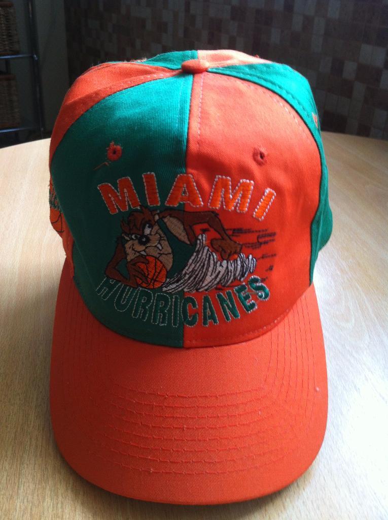 Кепка(бейсболка) Miami Hurricanes. 1990-годы