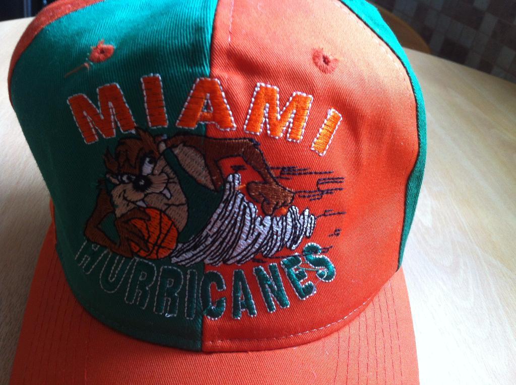 Кепка(бейсболка) Miami Hurricanes. 1990-годы 1