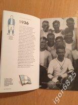 Буклет Выставка формы за 90 лет истории футбольного клуба Зенит Санкт-Петербург 1