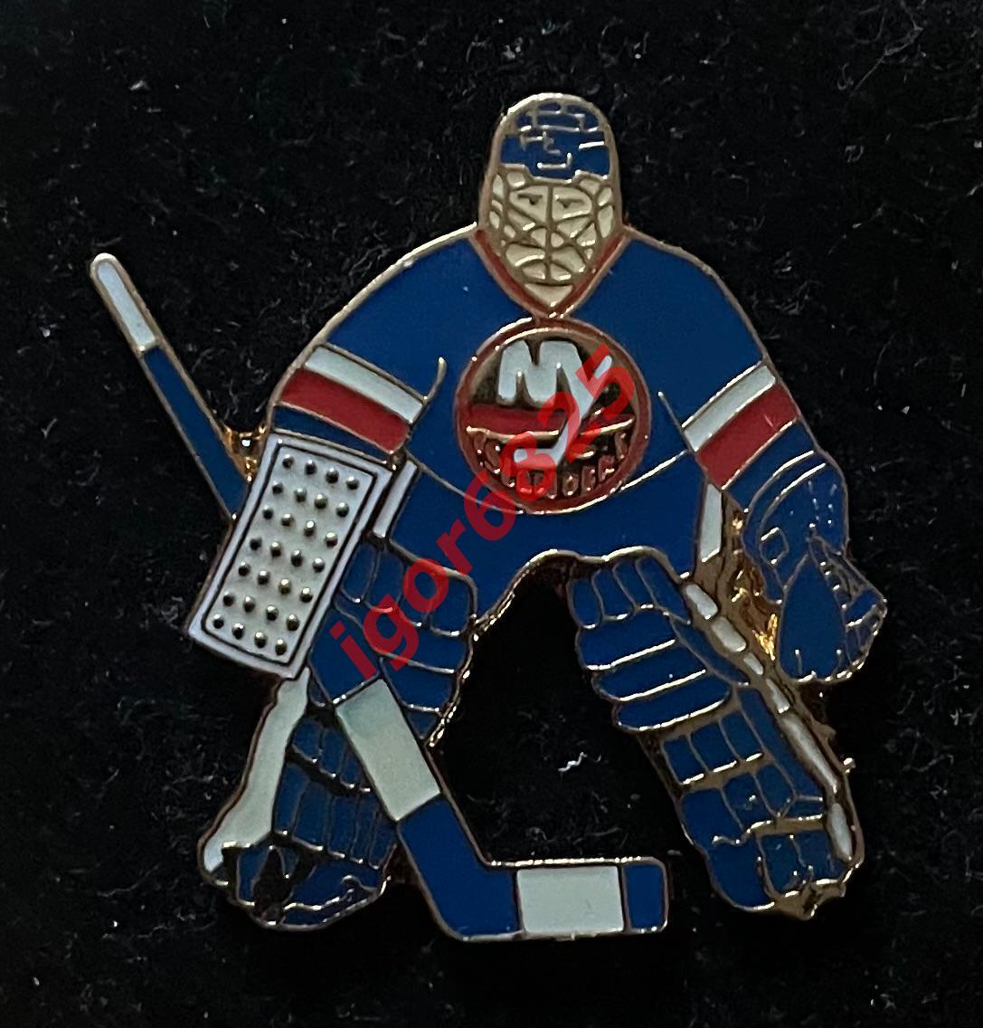 Хоккей. Знак Значок. Нью-Йорк Айлендерс НХЛ. New York Islanders NHL. Вратарь