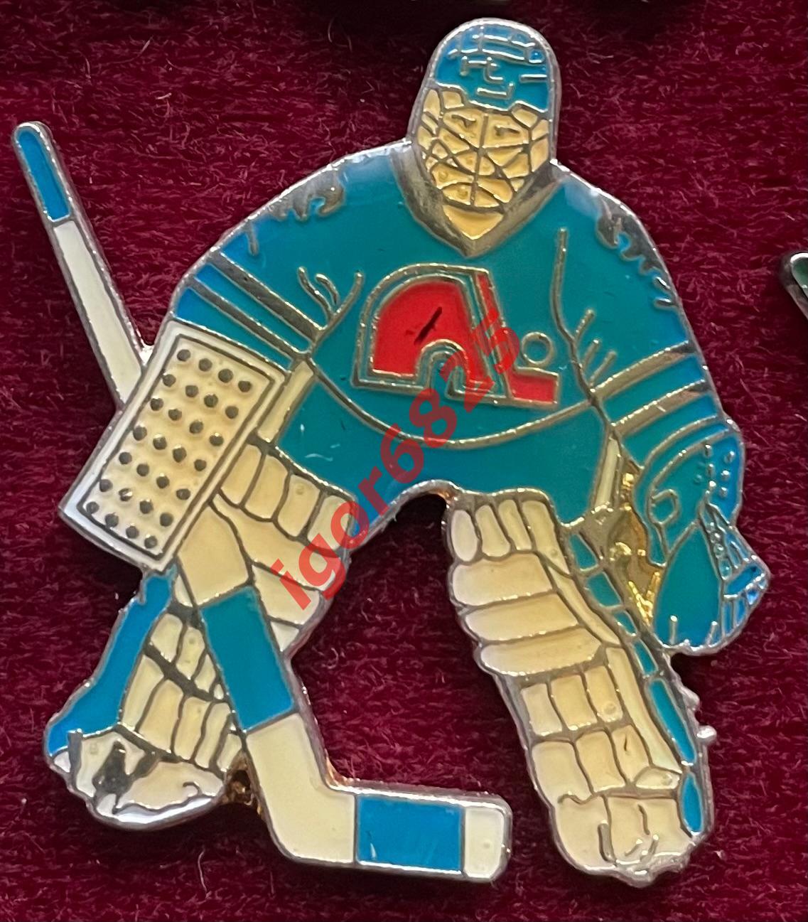 Хоккей Знак Значок Квебек Нордикс НХЛ Quebec Nordiques NHL Вратарь золотые щитки