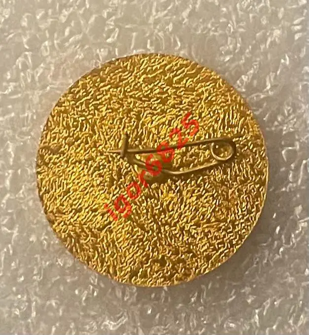 Знак Значок. 150 лет Бумажная Фабрика Володарского, Ленинград, СССР 1990 красный 1