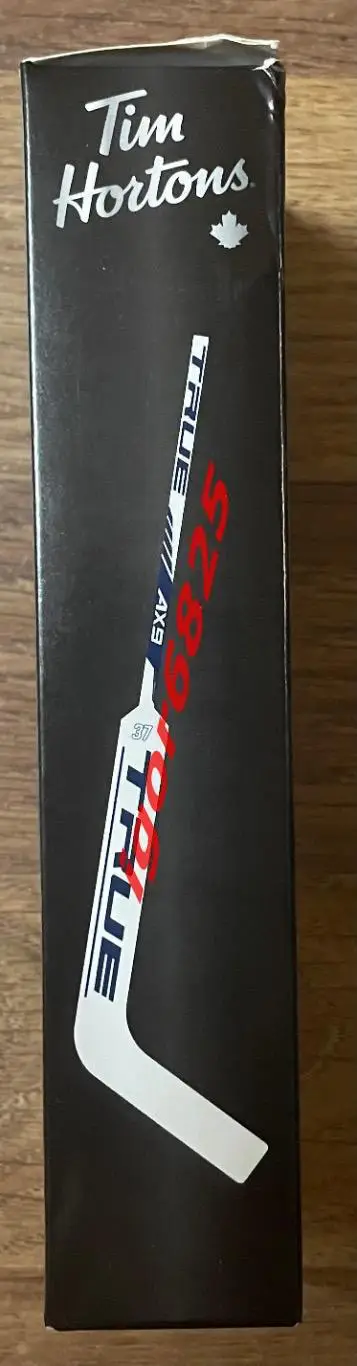 Хоккей Хеллебайк CONNOR HELLEBUYCK №37 набор с клюшкой Tim Hortons 2020-21, NHL 3