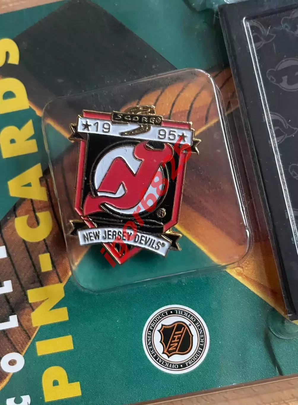 Хоккей набор Score '95 NHL Team Logo Collectible Pin-Cards Нью-Джерси Девилз НХЛ 1