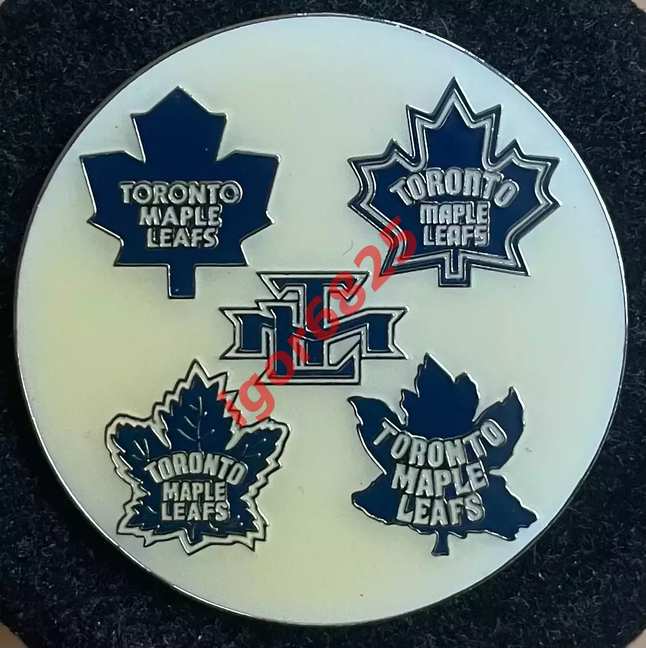 Знак значок Торонто Мейпл Лифс НХЛ Toronto Maple Leafs NHL. Эмблемы разных лет