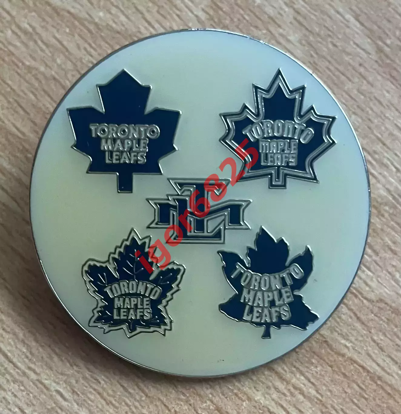 Знак значок Торонто Мейпл Лифс НХЛ Toronto Maple Leafs NHL. Эмблемы разных лет 3