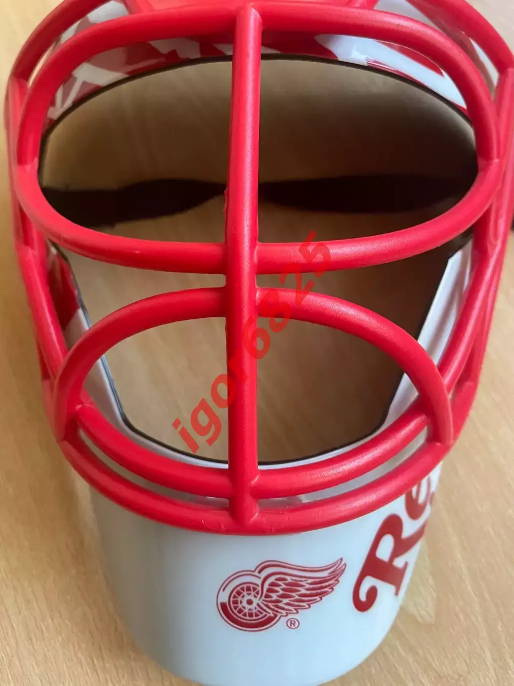 Сувенирная хоккейная маска вратаря Детройт Ред Уингз Detroit Red Wings NHL 3