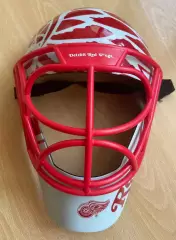 Сувенирная хоккейная маска вратаря Детройт Ред Уингз Detroit Red Wings NHL