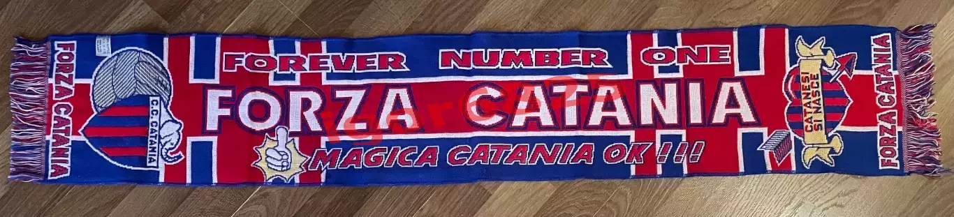 Футбол. Оригинальный фирменный шарф ФК Катания Италия