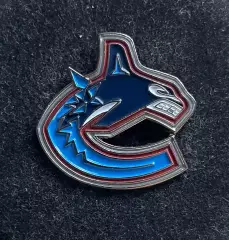 Хоккей. Знак Значок. Ванкувер Кэнакс НХЛ. Vancouver Canucks NHL. 2,6 на 2,5 см.
