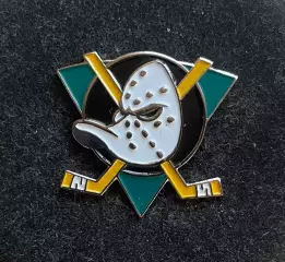 Знак Значок Анахайм Майти Дакс НХЛ Anaheim Mighty Ducks NHL. Эмблема клуба