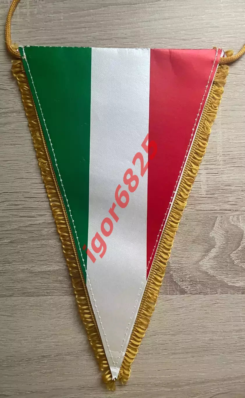 Футбол. Вымпел. Футбольный клуб Милан Италия, размер 28,5 на 19 см. 3