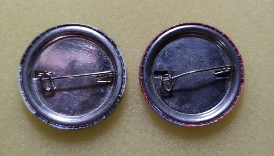 Два закатных значка Земфира. Поп, рок, поп-рок, попса, значок, музыка 2