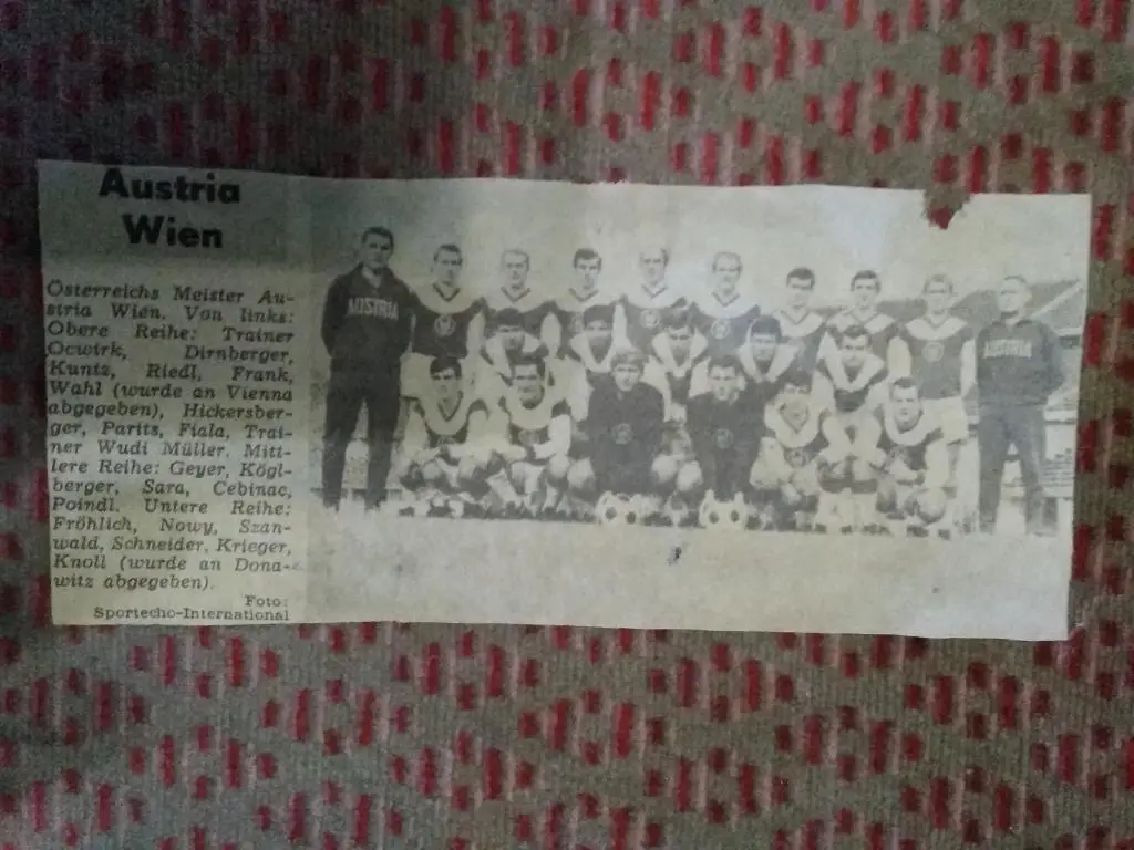 Фото.Футбол.Аустрия (Австрия) - чемпион Австрии 1969 г. Журнал ФУВО.