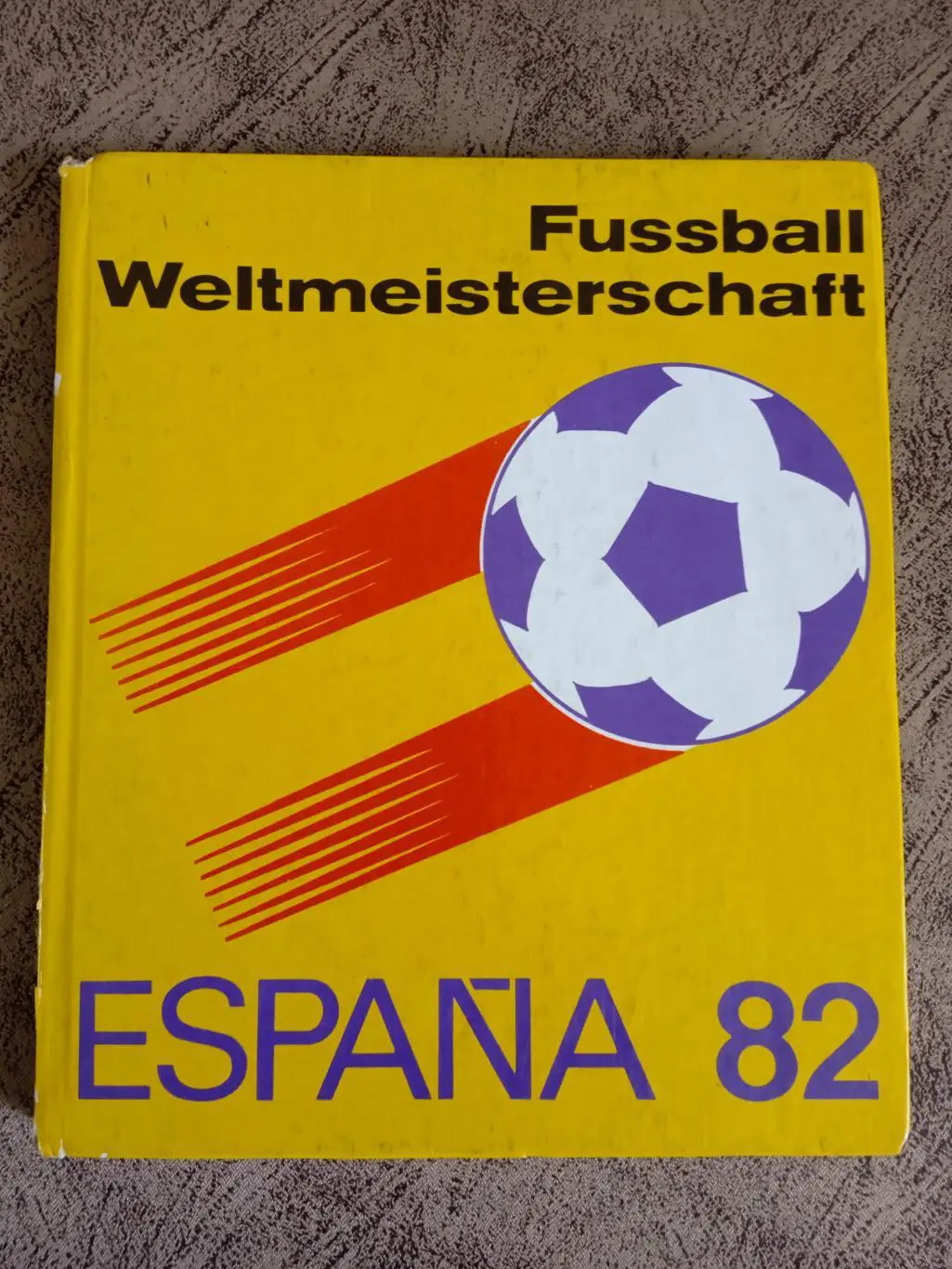 Чемпионат мира по футболу 1982.Испания.Изд.Берлин (ГДР) 1982 г. (нем.яз.).