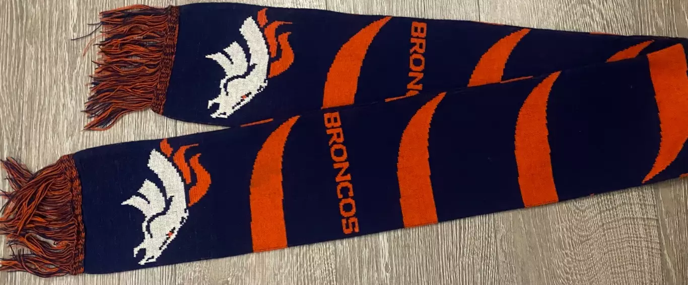 Шалик. Бронкос Денвер. США.