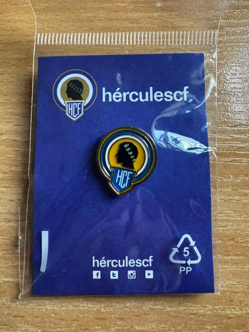 Акція до 05.03.2026. Значок. Еркулес Аліканте Іспанія. Офіційний..