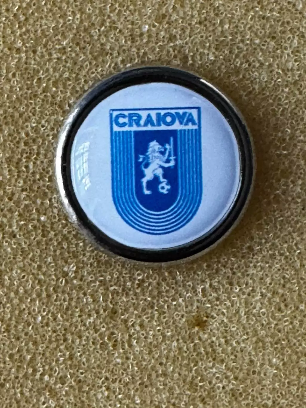 значок. універсітеті. румунія. офіційний..