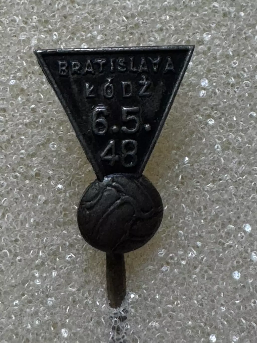 Акція до 15.07.2026. Значок. Футбол. Братислава- Лодзь. 1948 рік..