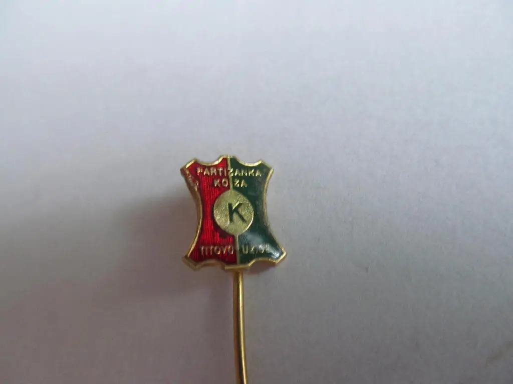 ЗНАК. ПАРТИЗАНКА КОЗА. ТИТОВО.СЕРБИЯ.*.