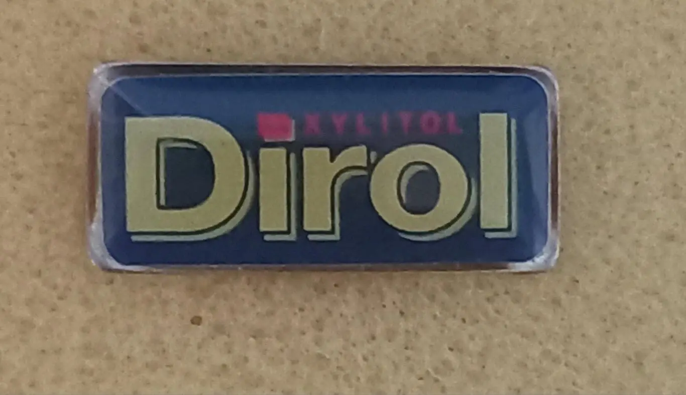 Значок. Дірол..