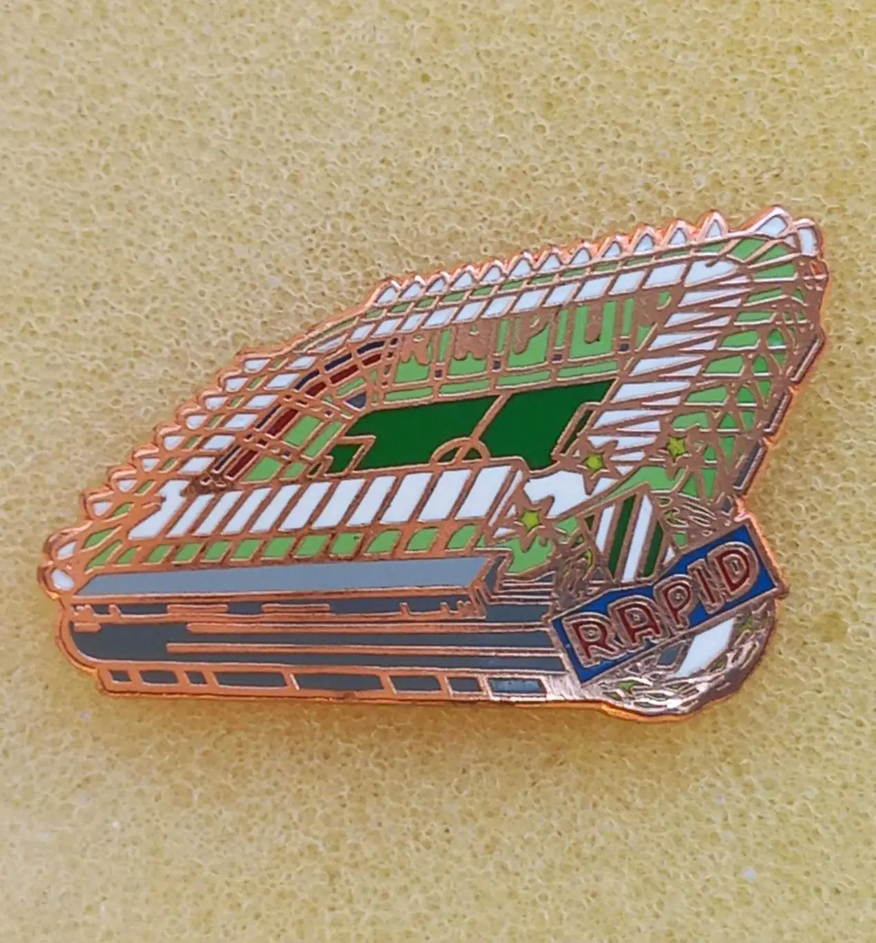 акція до 25.01.2025. значок. стадіон. рапід відень..