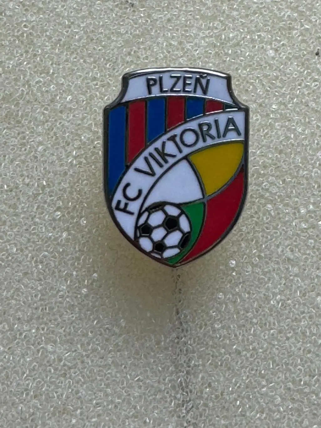 значок. офіційний. вікторія плзень..